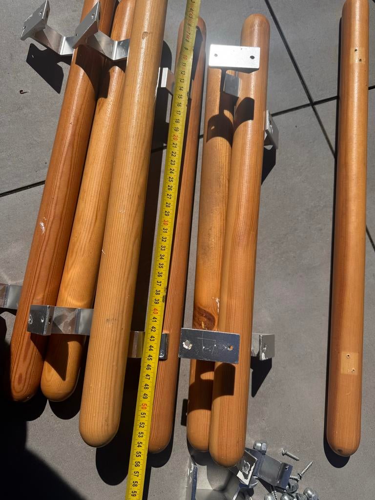 Houten trapleuningen met bevestigingsmateriaal, Ophalen, Zo goed als nieuw