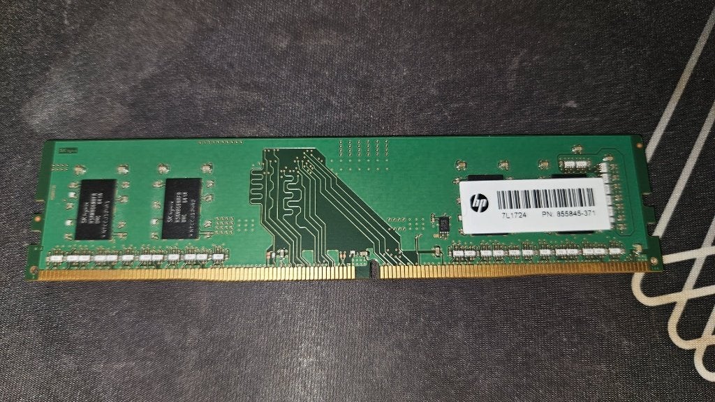 SK Hynix 4GB DDR4-2400, Computers en Software, RAM geheugen, DDR4, Ophalen of Verzenden, Zo goed als nieuw, Desktop