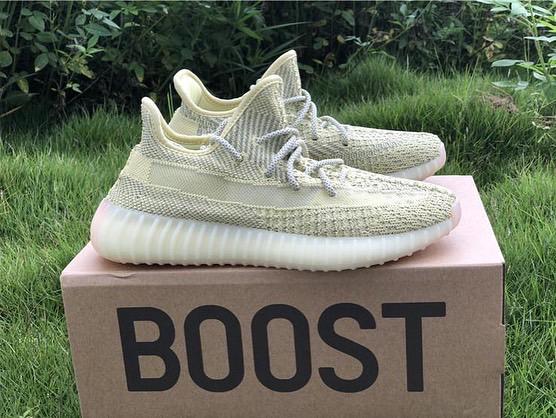 Yeezy Schoenen Nieuw!, Kleding | Heren, Schoenen, Ophalen of Verzenden, Nieuw, Overige kleuren, Overige typen
