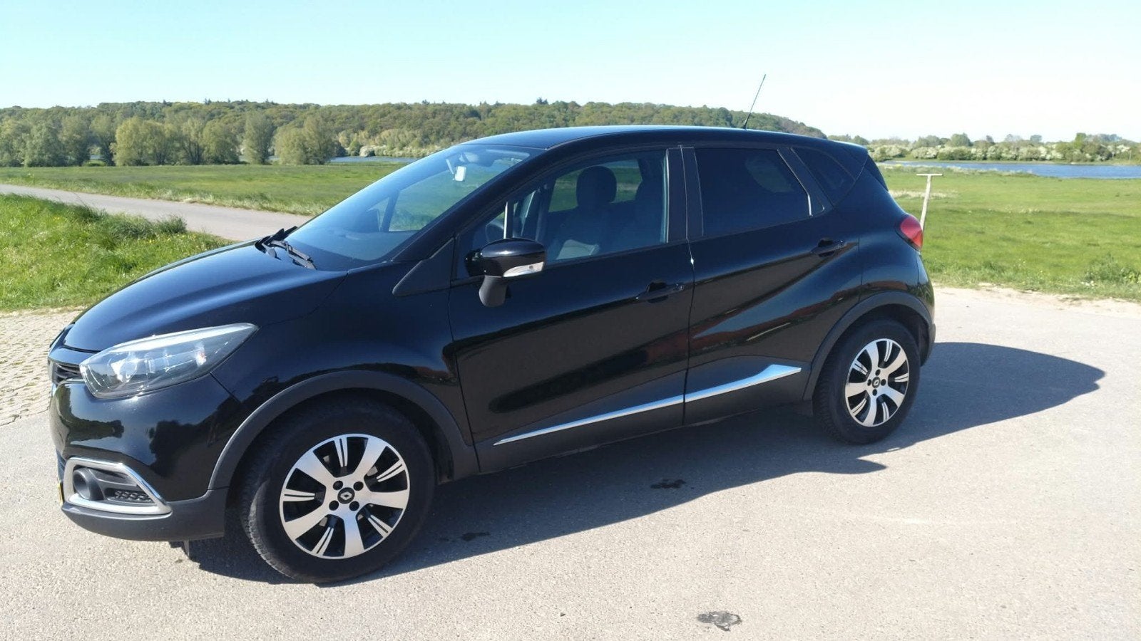 Renault Captur 1.2 TCE 120 **EDC automaat** Zwart metallic, 625 kg, 4 cilinders, Zwart, Origineel Nederlands