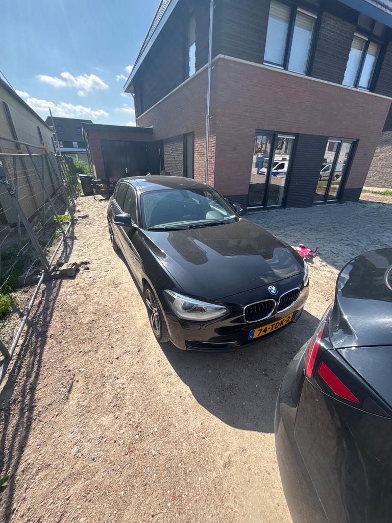 BMW 1-Serie 116I 100KW 5DR 2012 Zwart, Auto's, 1-Serie, 4 cilinders, Zwart, Origineel Nederlands