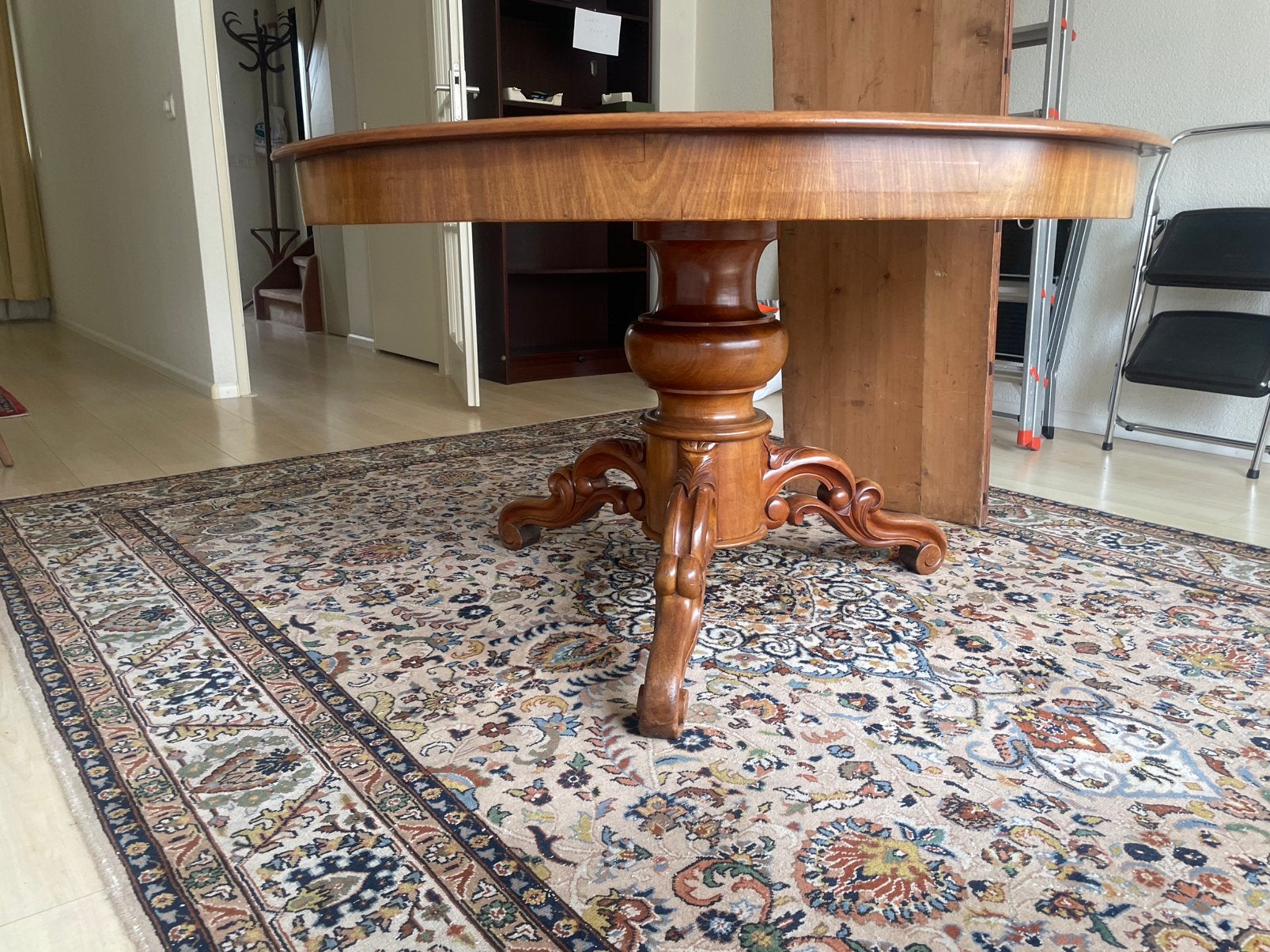 Eettafel hout, Ophalen, Barok, Rond, Zo goed als nieuw