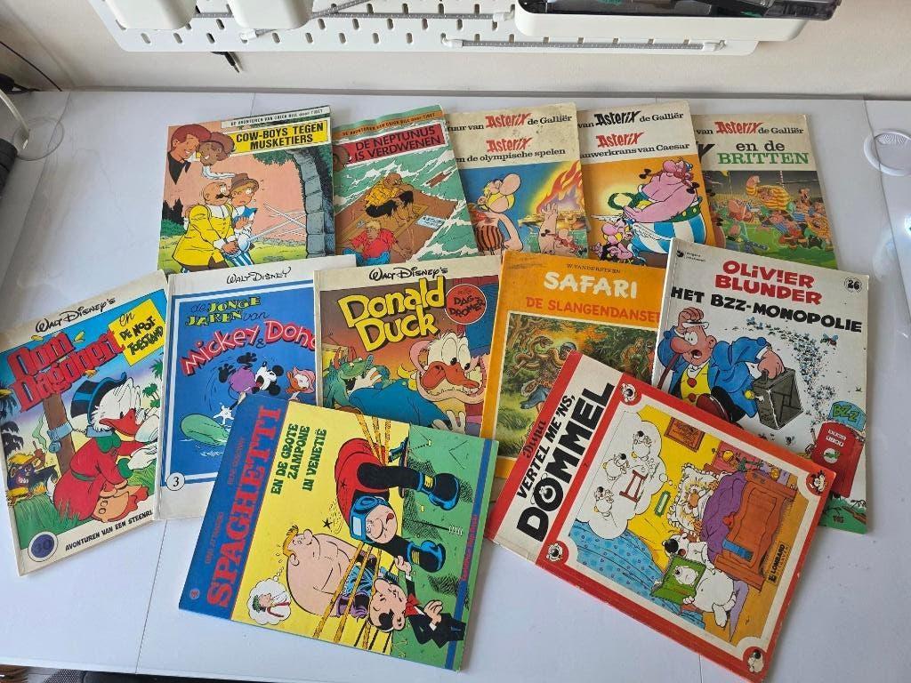 Oude strips/stripboeken, oa Asterix, Donald Duck, Dommel, Boeken, Meerdere stripboeken, Ophalen of Verzenden, Gelezen