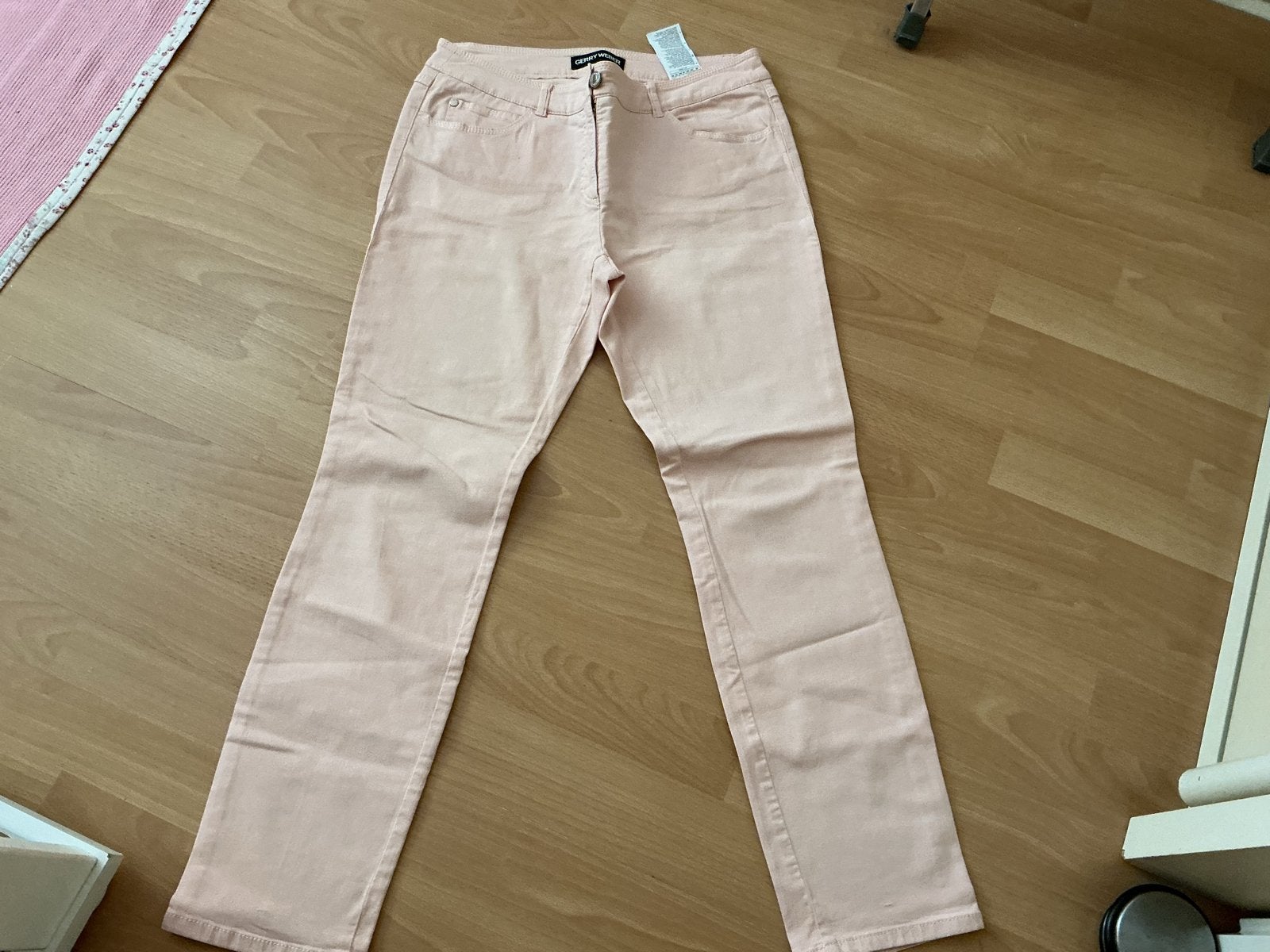 Gerry Weber zalmkleurige broek - Maat 40, Kleding | Dames, Broeken en Pantalons, Maat 38/40 (M), Ophalen of Verzenden, Zo goed als nieuw