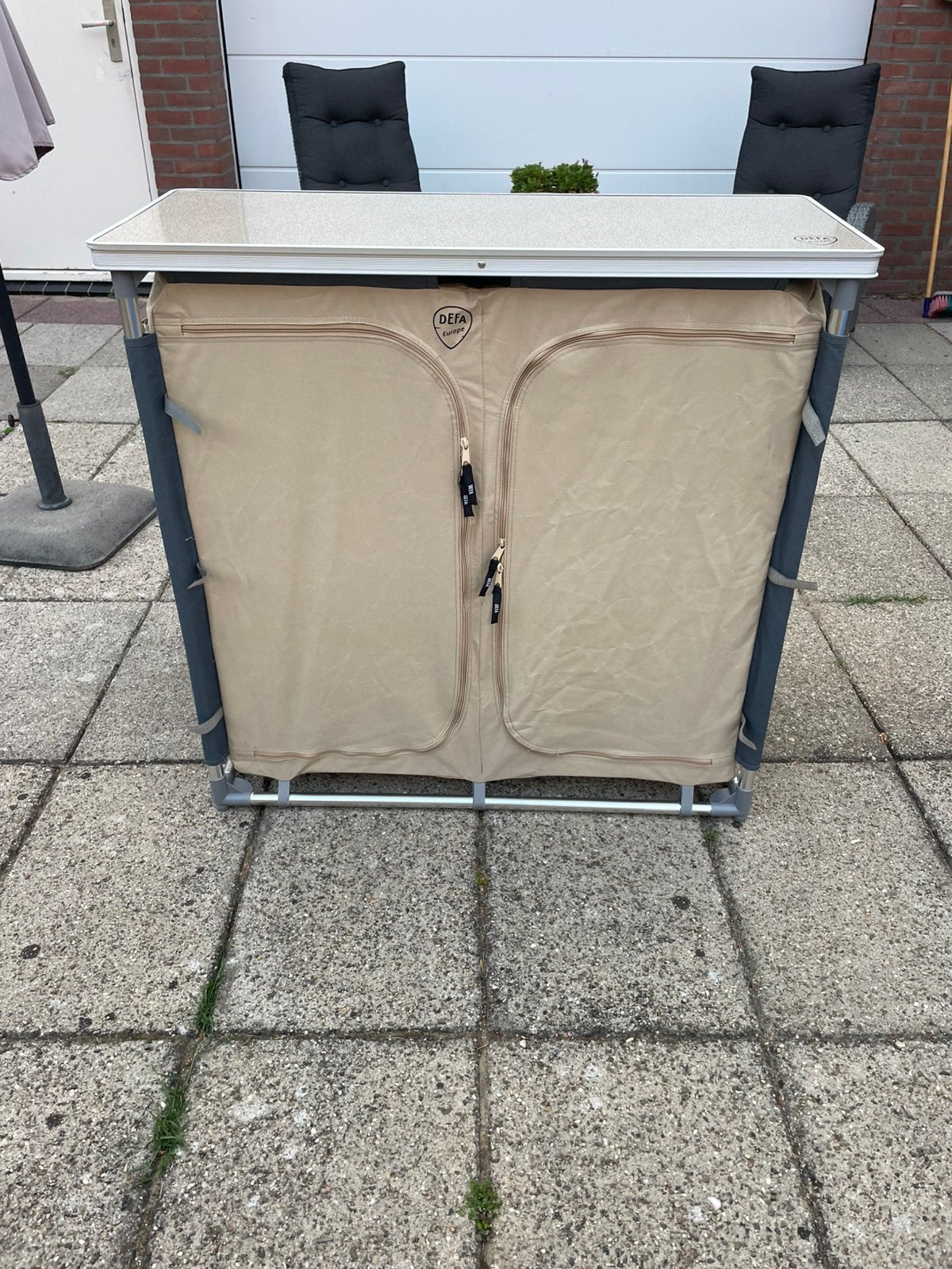 Campingkastje voor schuine wand van Defa Europe, Caravans en Kamperen, Ophalen, Gebruikt