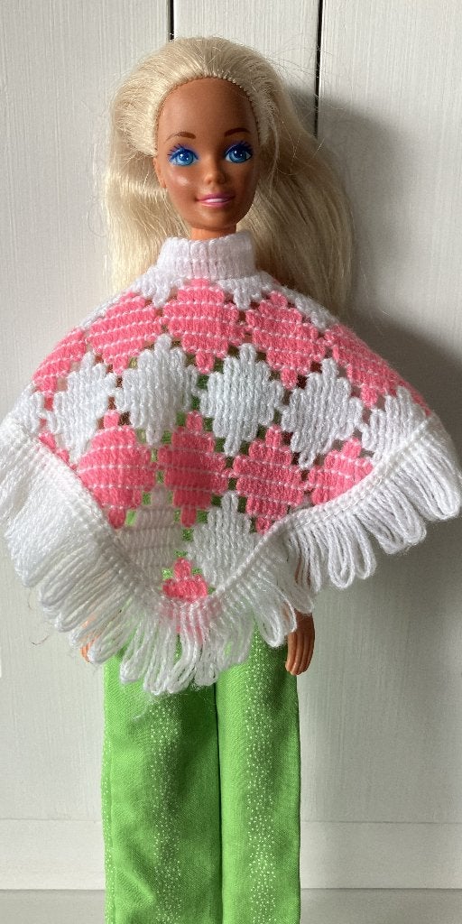 Vintage jaren 70 barbie poncho met franjes (merk onbekend), Ophalen of Verzenden, Gebruikt, Kleertjes