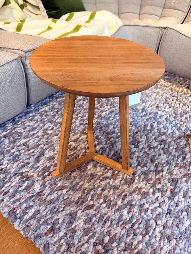 Showroommodel Ethnicraft bijzettafel Tripod teak, Minder dan 55 cm, Rond, Ethnicraft, Zo goed als nieuw