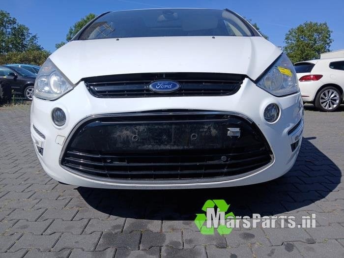 Voorbumper van een Ford S-Max