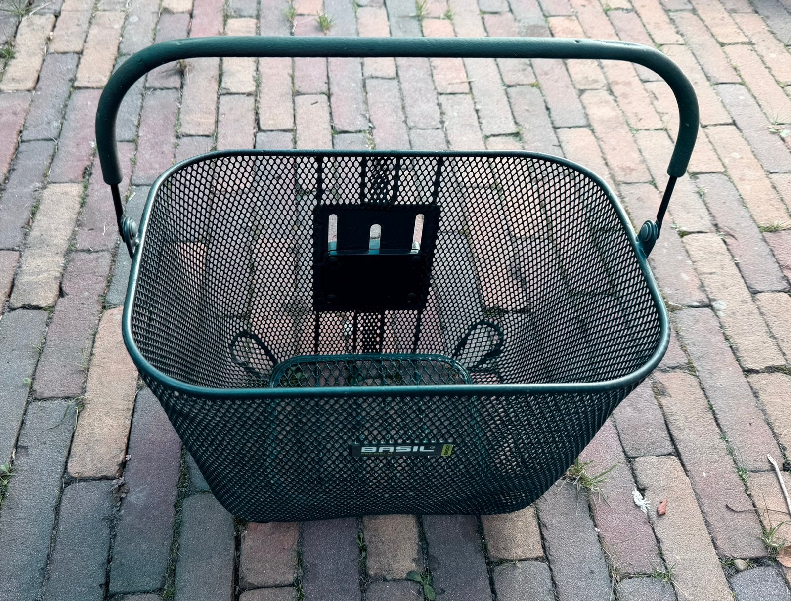 Fietsmand (merk Basil) voor aan het stuur, Ophalen of Verzenden, Zo goed als nieuw