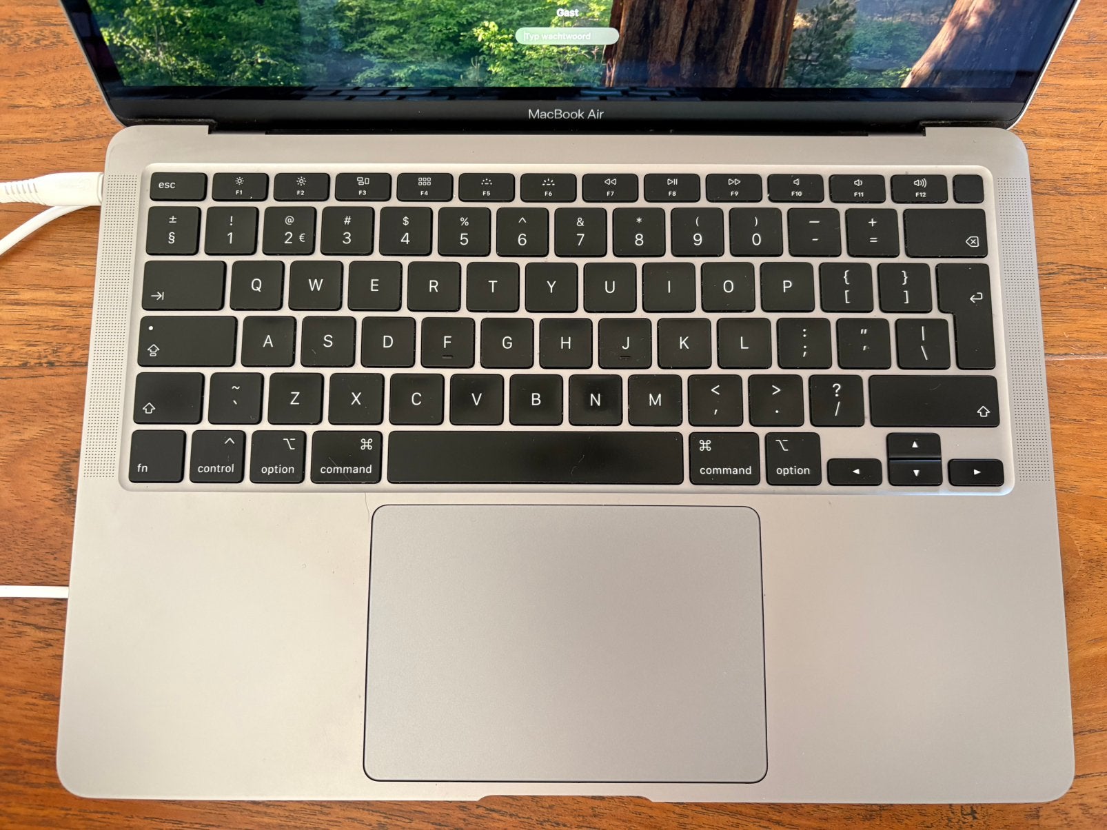 Foto 5 van MacBook Air 2020 13” Space Gray 1 van 2.