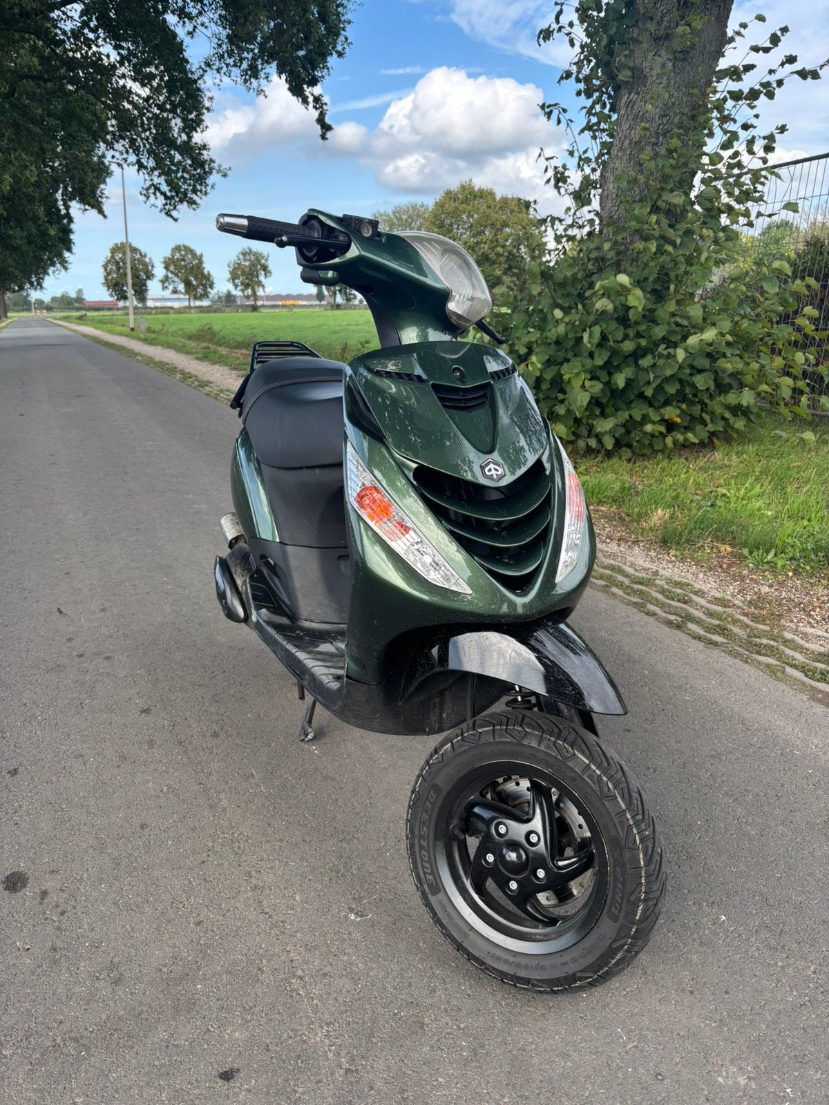 WAARDEPEILING Zip 70cc sp voorvork, Fietsen en Brommers, Ophalen, Zo goed als nieuw, Benzine, Zip
