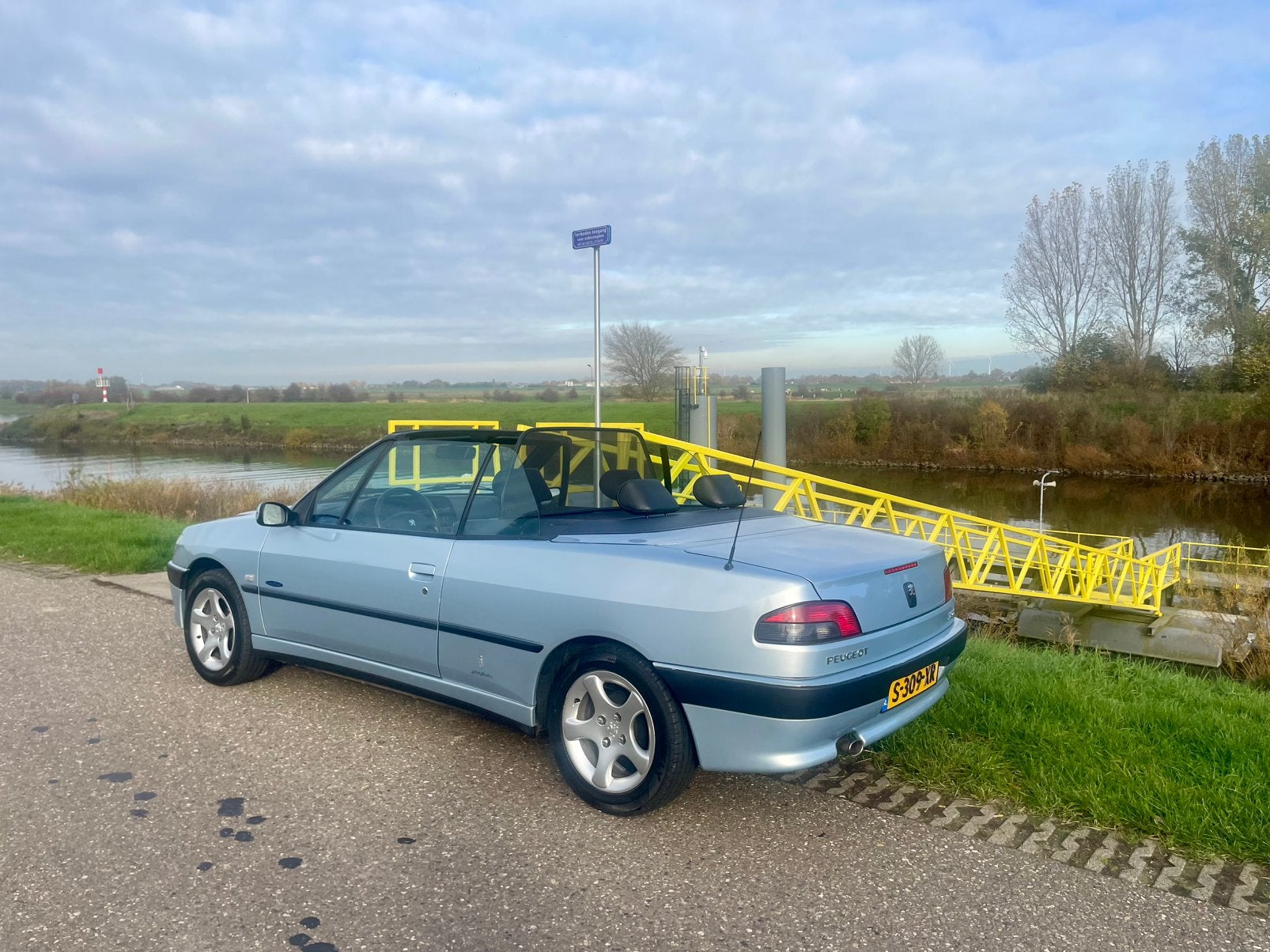 Peugeot 306 cabriolet cabrio weinig kilometers, Zwart, Cabriolet, Handgeschakeld, Particulier