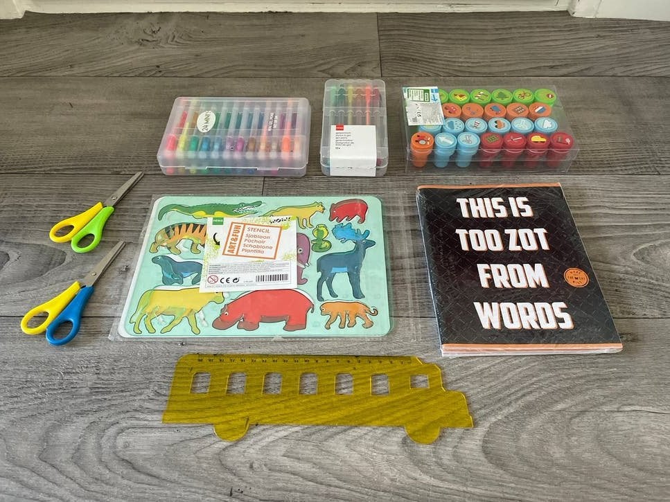 Creativiteitsset: Stempels, Pennen, Scharen & Schriftjes, Dieren, Meerkleurig, Ophalen of Verzenden, Zo goed als nieuw