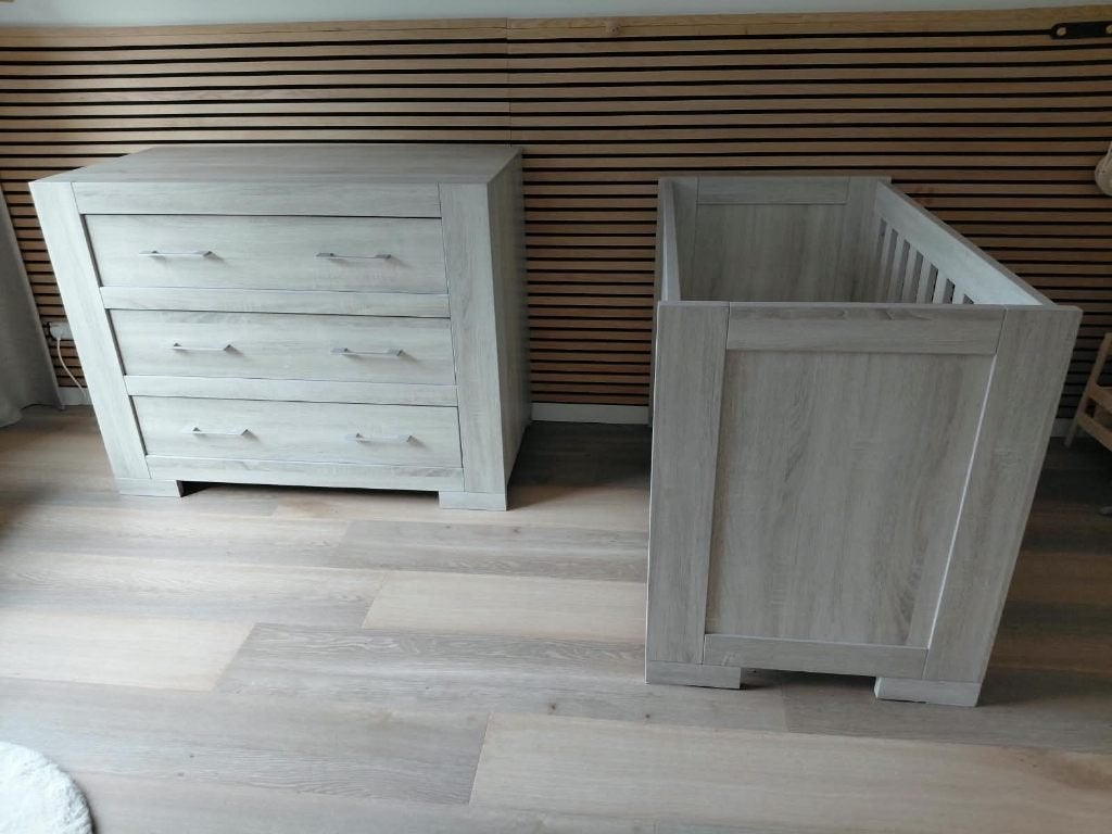 Ledikant en commode Interbaby