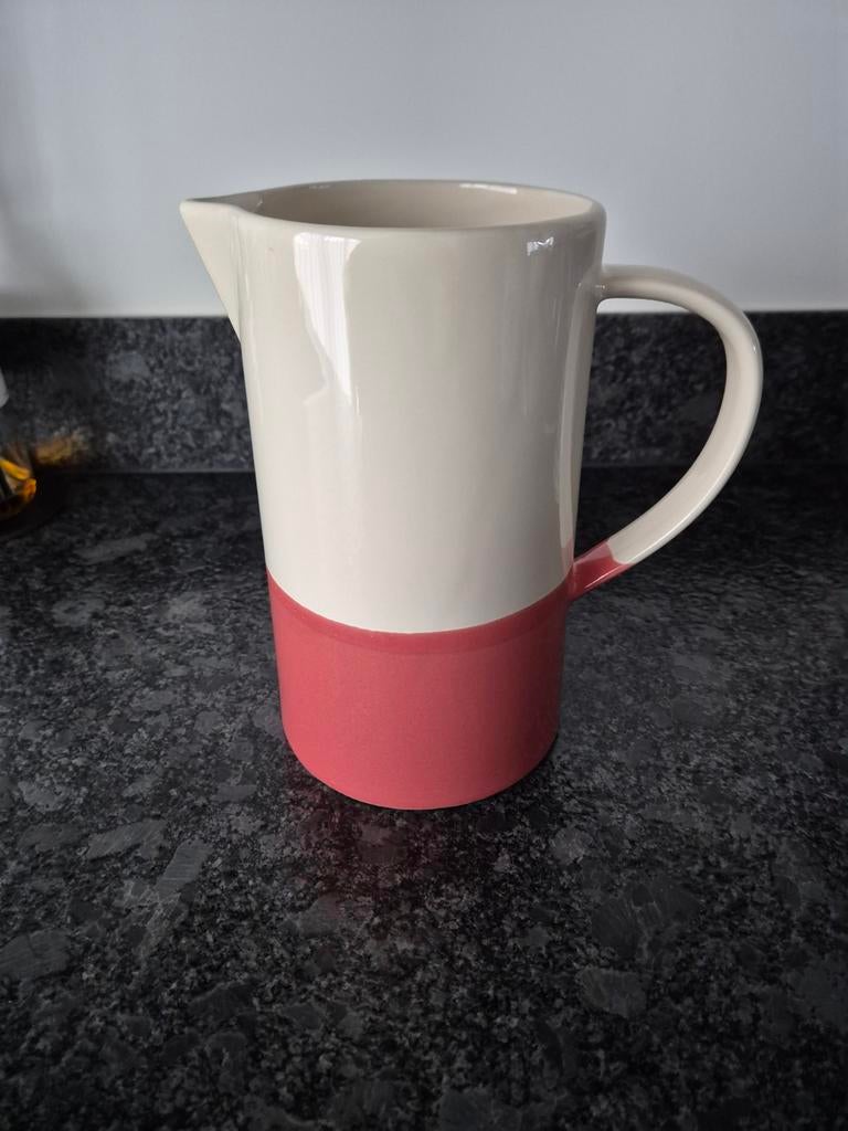 Postcodeloterij -  Schenkkan roze, Huis en Inrichting, Keuken | Servies, Ophalen of Verzenden, Aardewerk, Overige stijlen, Overige typen