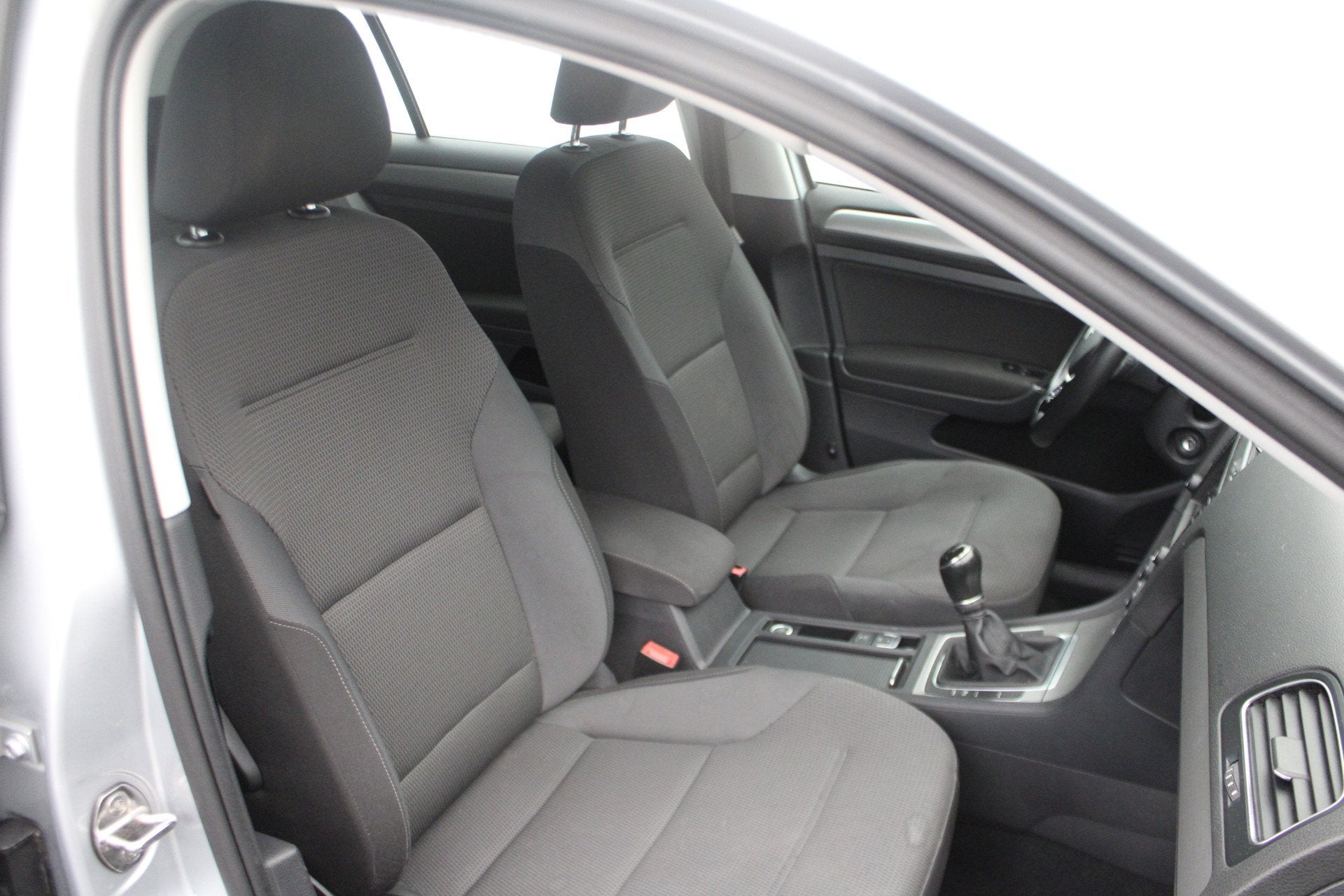 Foto 13 van Volkswagen Golf 1.0 TSI Comfortline keurige 5-deurs met klim