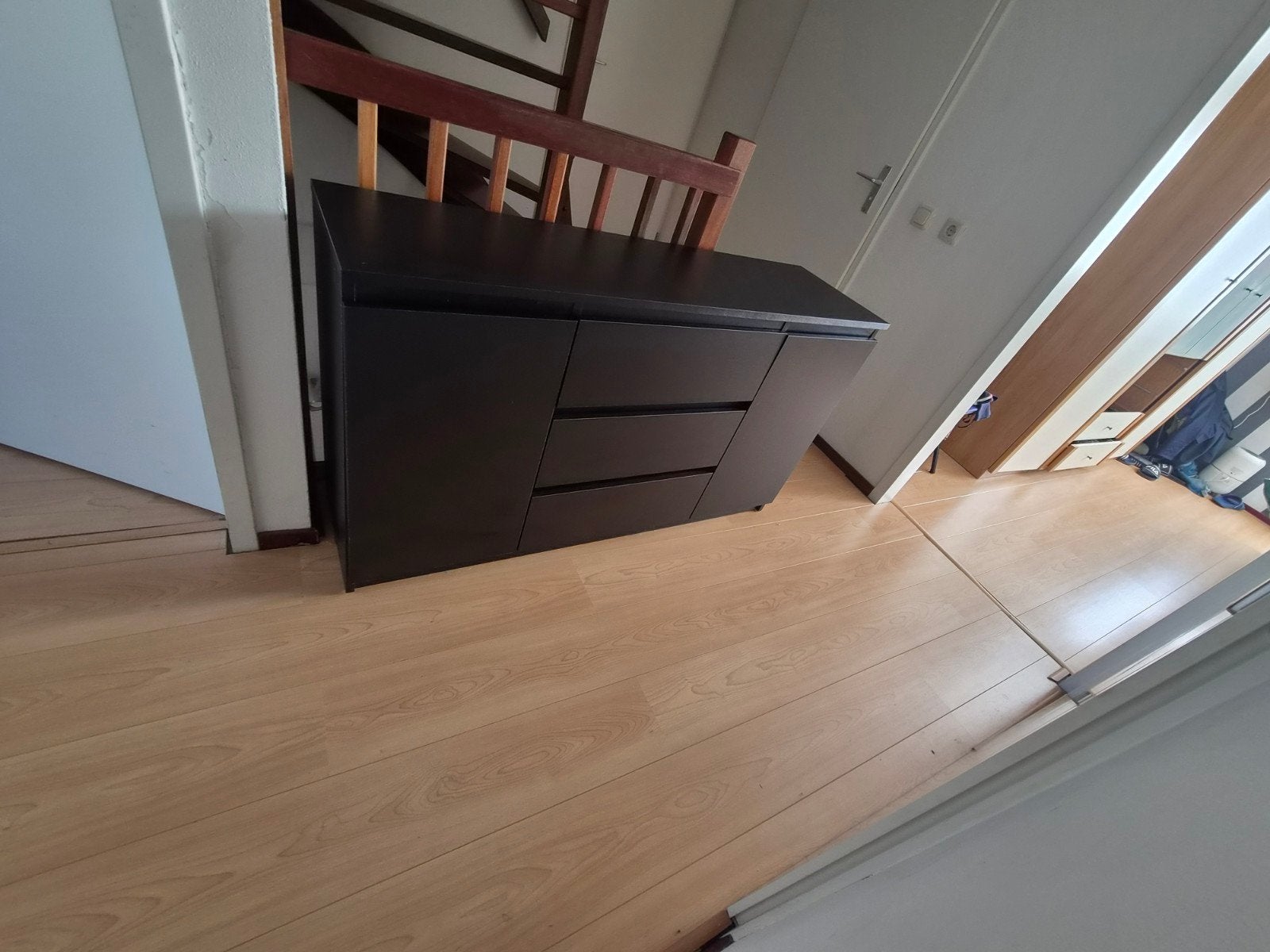 Zwarte ladekast/dressoir met deuren en planken, Gebruikt, 100 tot 150 cm, Met lade(s), Ophalen of Verzenden