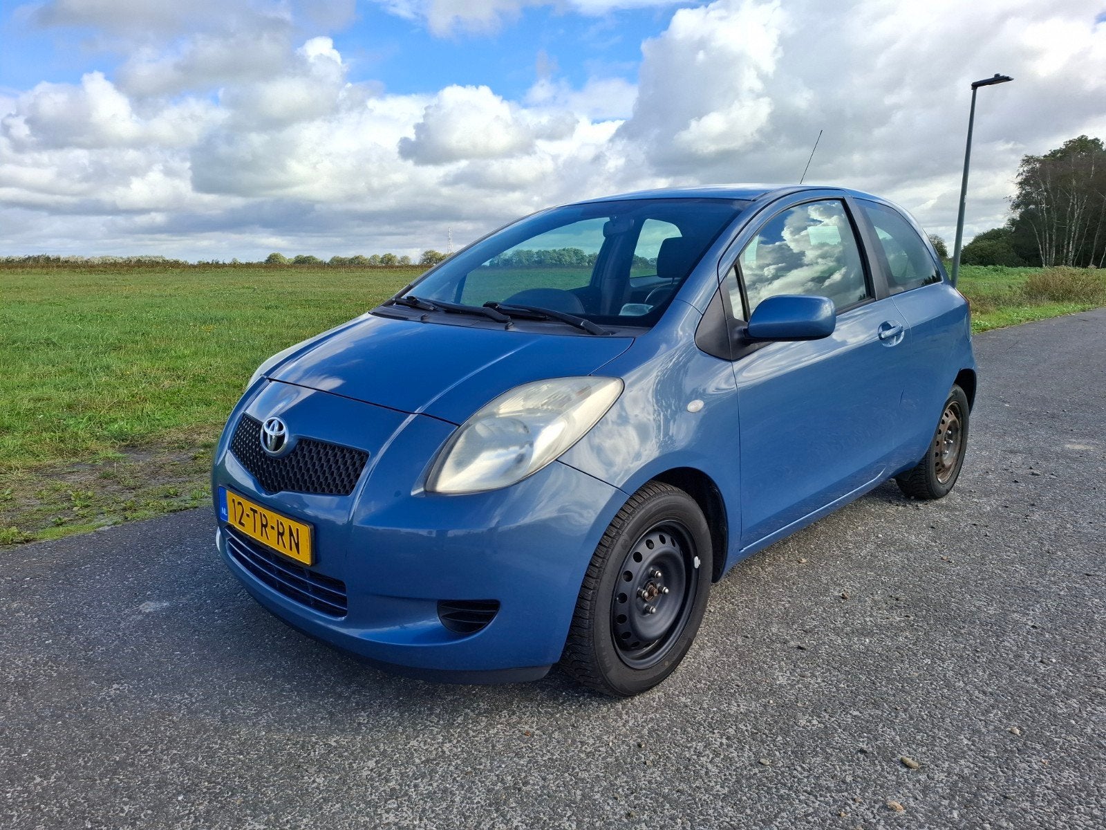 Toyota Yaris 1.3 16V Vvt-i 3DR 2007 Grijs, Voorwielaandrijving, 40 €/maand, 4 cilinders, 995 kg