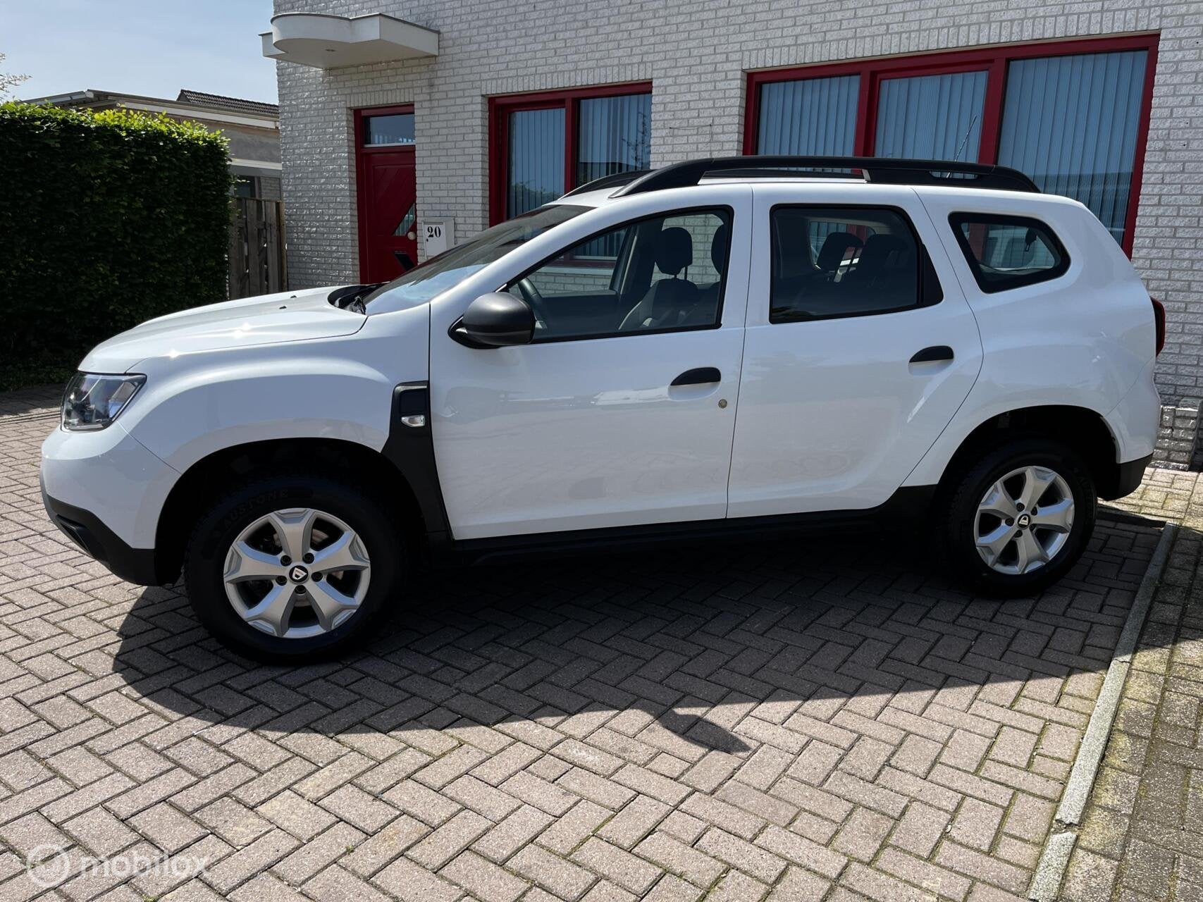 Dacia Duster 1.0 TCe Bi-Fuel Comfort, Gebruikt, Zwart, 4 cilinders, Duster