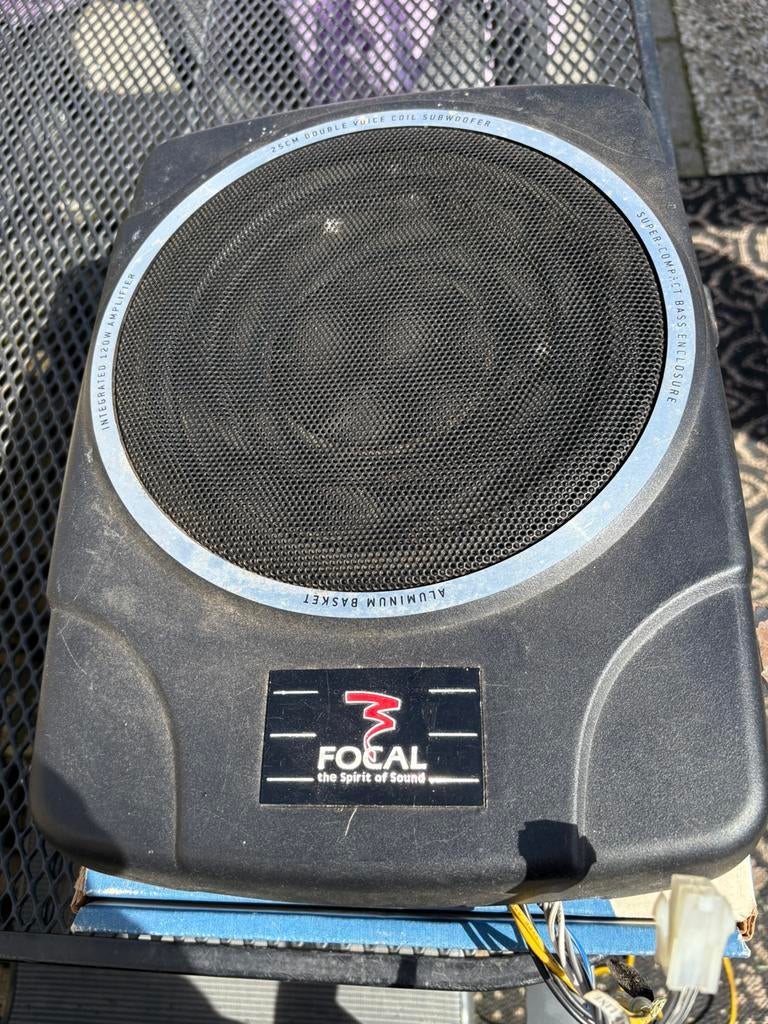 Focal subwoofer actief, Auto diversen, Autospeakers, Ophalen of Verzenden, Gebruikt