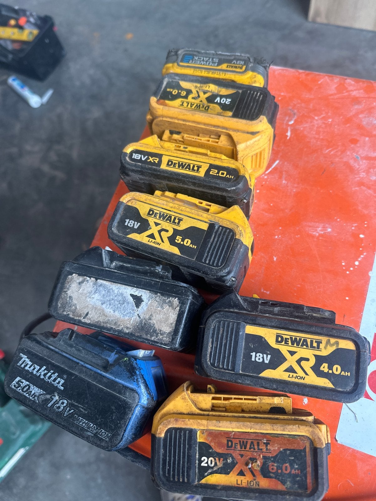 Defecte DeWalt en Makita accu's (8 stuks), Doe-het-zelf en Verbouw, Ophalen of Verzenden, Gebruikt