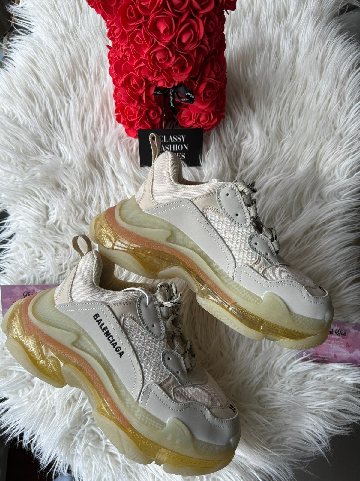 Balenciaga triple s nieuw, Beige, Nieuw, Ophalen of Verzenden, Sneakers of Gympen