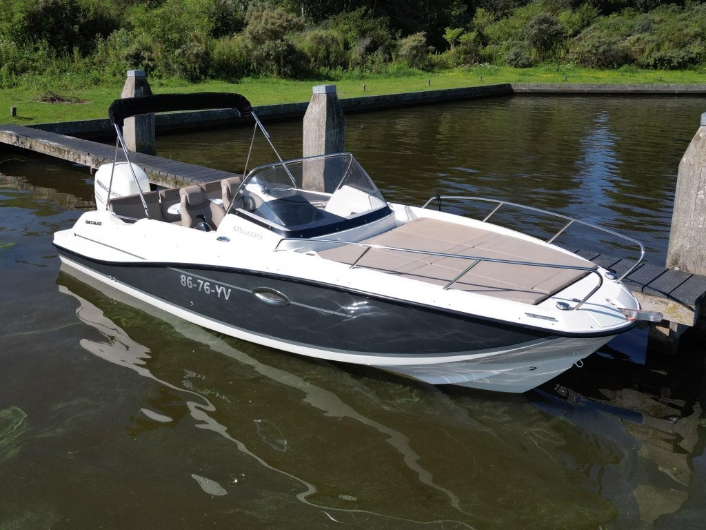 Quicksilver 675 Sundeck - 300 pk Mercury | 90 km/u | 360 hr., Gebruikt, Quicksilver, 7 m, 3 m