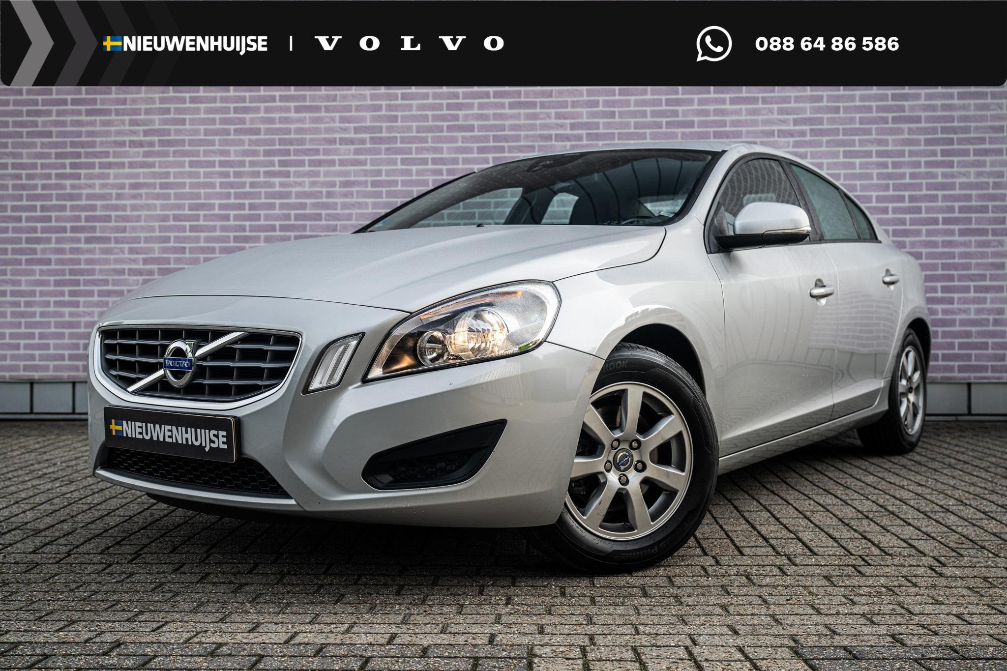 Volvo S60 1.6 T3 Kinetic | Trekhaak | RTI Navigatie | High P, Auto's, Stof, Gebruikt, Zwart, 4 cilinders