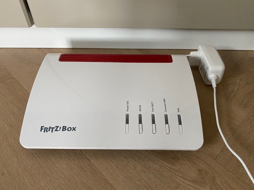 Fritz!Box 7590: zeer goede en snelle wifi mesh Fritz, Verzenden, Zo goed als nieuw, Router met modem, AVM FRITZ!Box