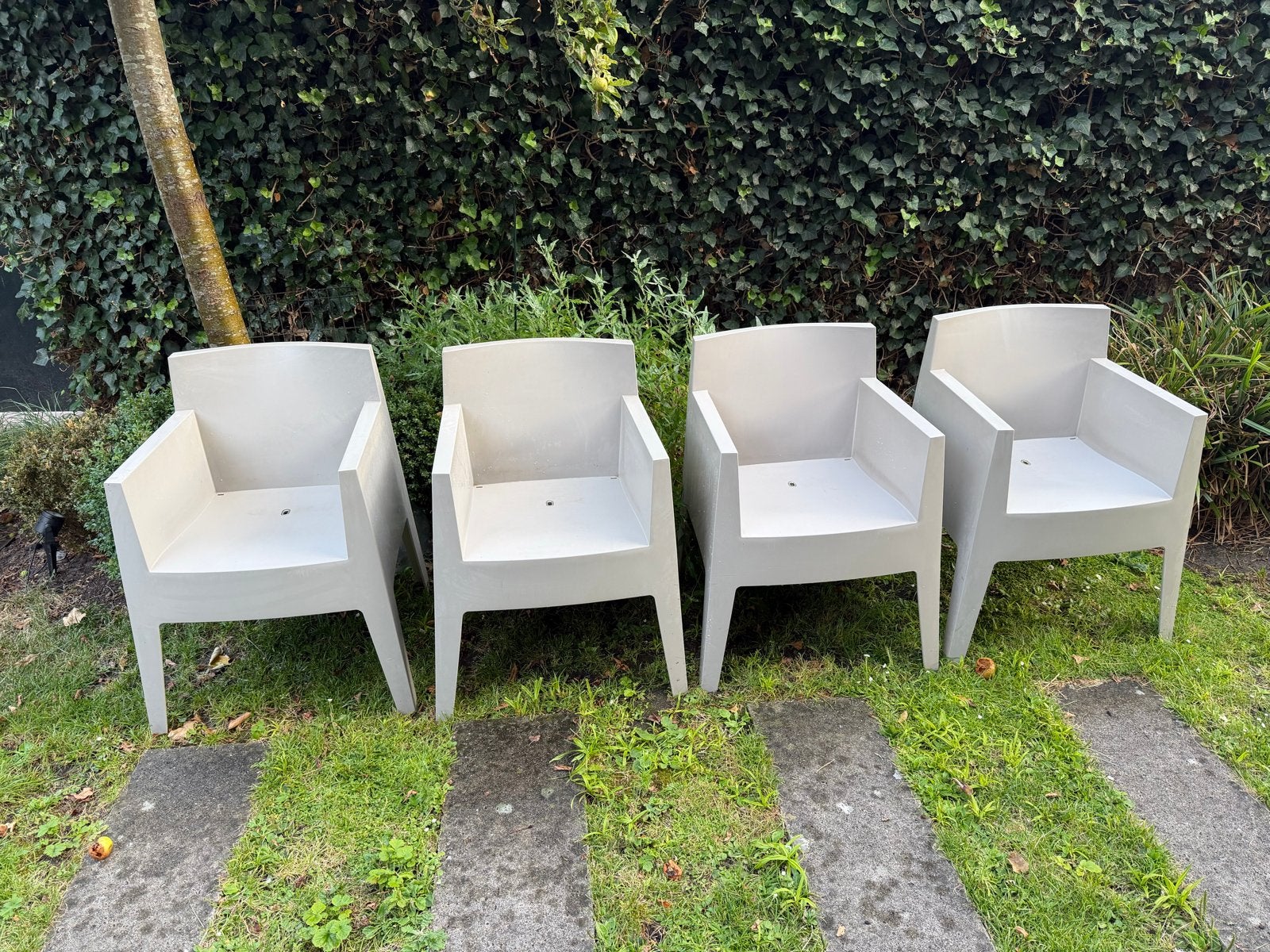 4 Toy Driade stoelen Philip  Starck, grijjs, Ophalen, Gebruikt, Kunststof, Stapelbaar