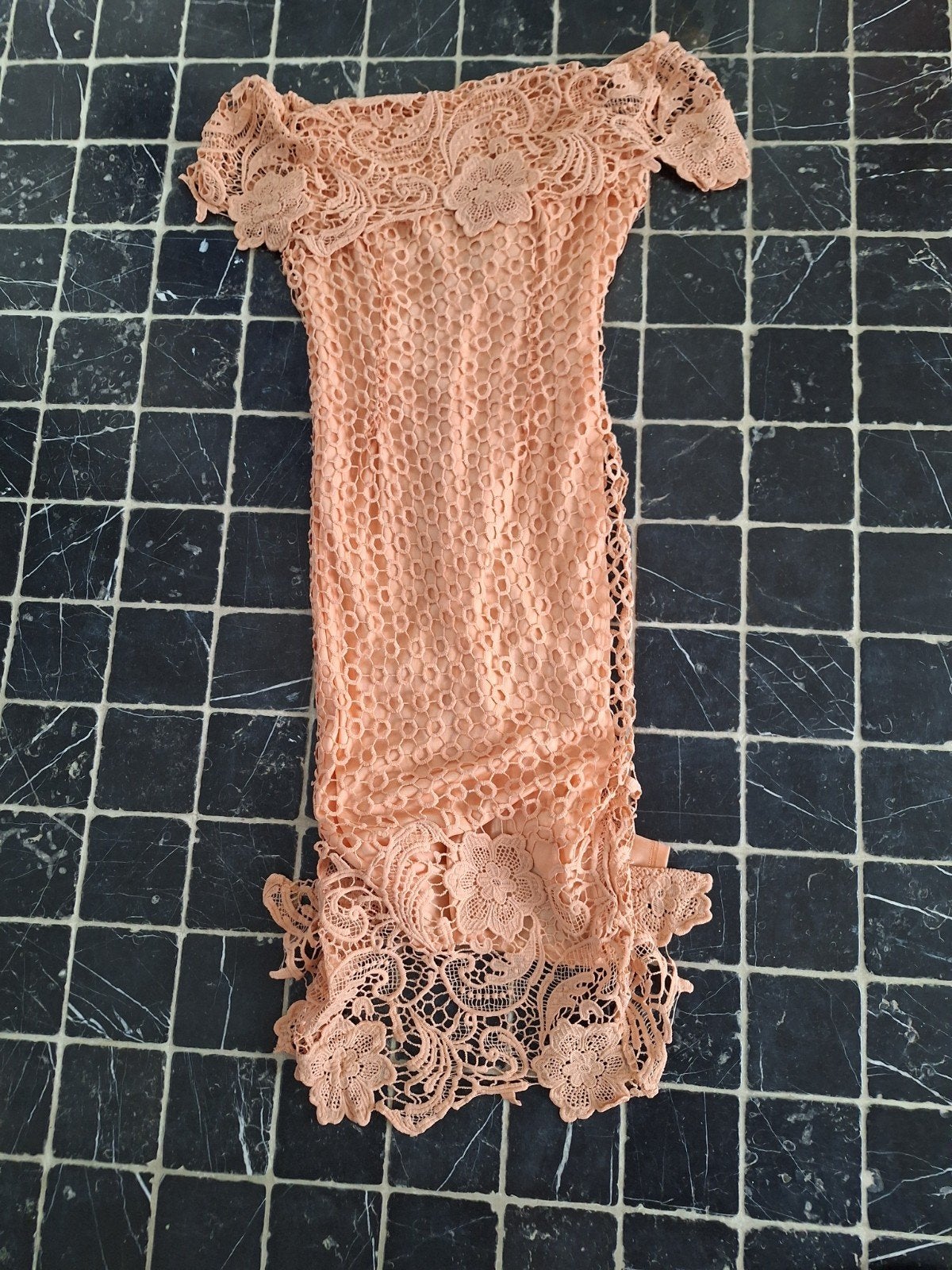 Boohoo Boutique Kanten Jurk Maat M (40), Maat 38/40 (M), Nieuw, Ophalen of Verzenden, Knielengte