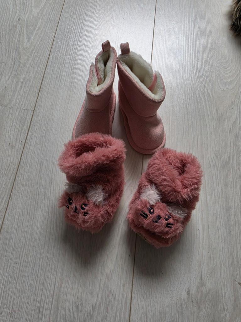2 maal baby slofjes, Ophalen of Verzenden, Zo goed als nieuw, Jongetje of Meisje, Slofjes