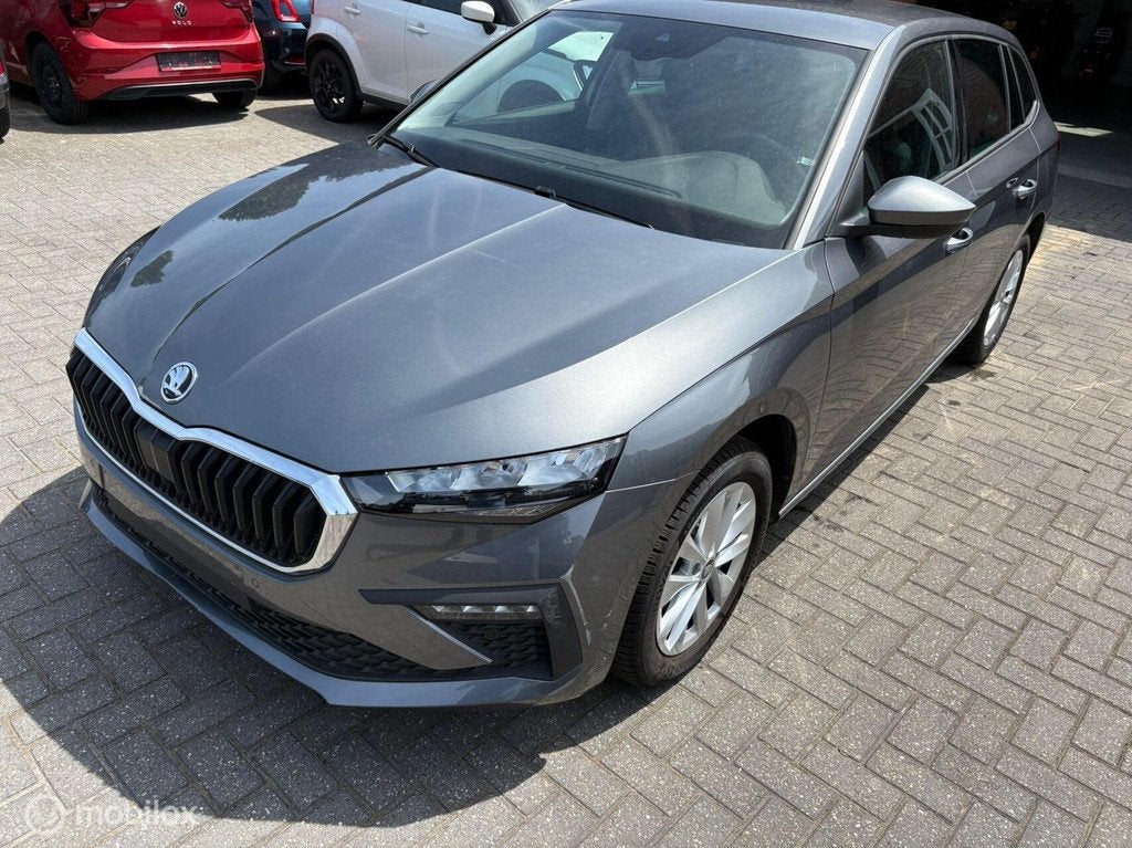 Skoda Scala 1.0 TSI motor defect AUTOMAAT, Auto diversen, Schadeauto's, Skoda, Automaat, Benzine, Hatchback, Zilver of Grijs