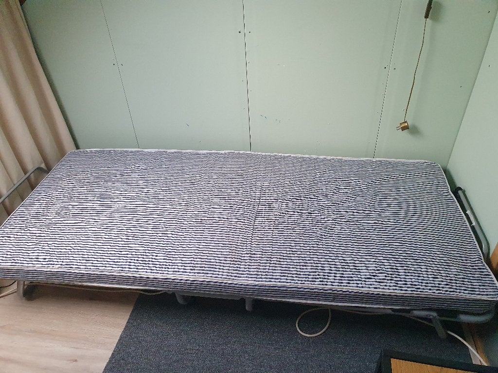 Logeerbed, Ophalen, Eenpersoons, 190 cm of minder, Zo goed als nieuw