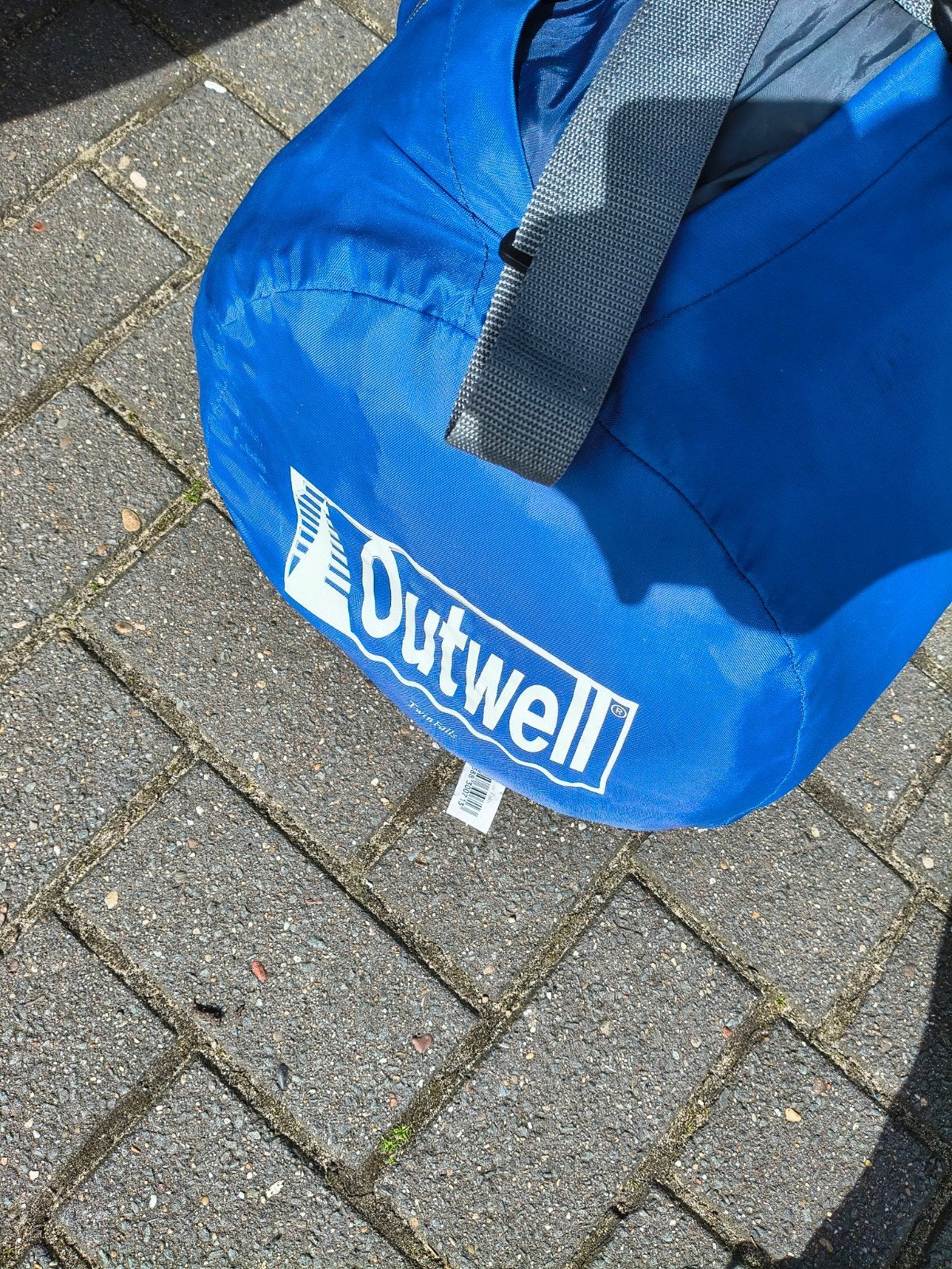 Outwell Twin Falls tent - Zo goed als nieuw, 4 slaapplaatsen, Caravans en Kamperen, Tenten, Ophalen of Verzenden, Nieuw, Tot en met 4