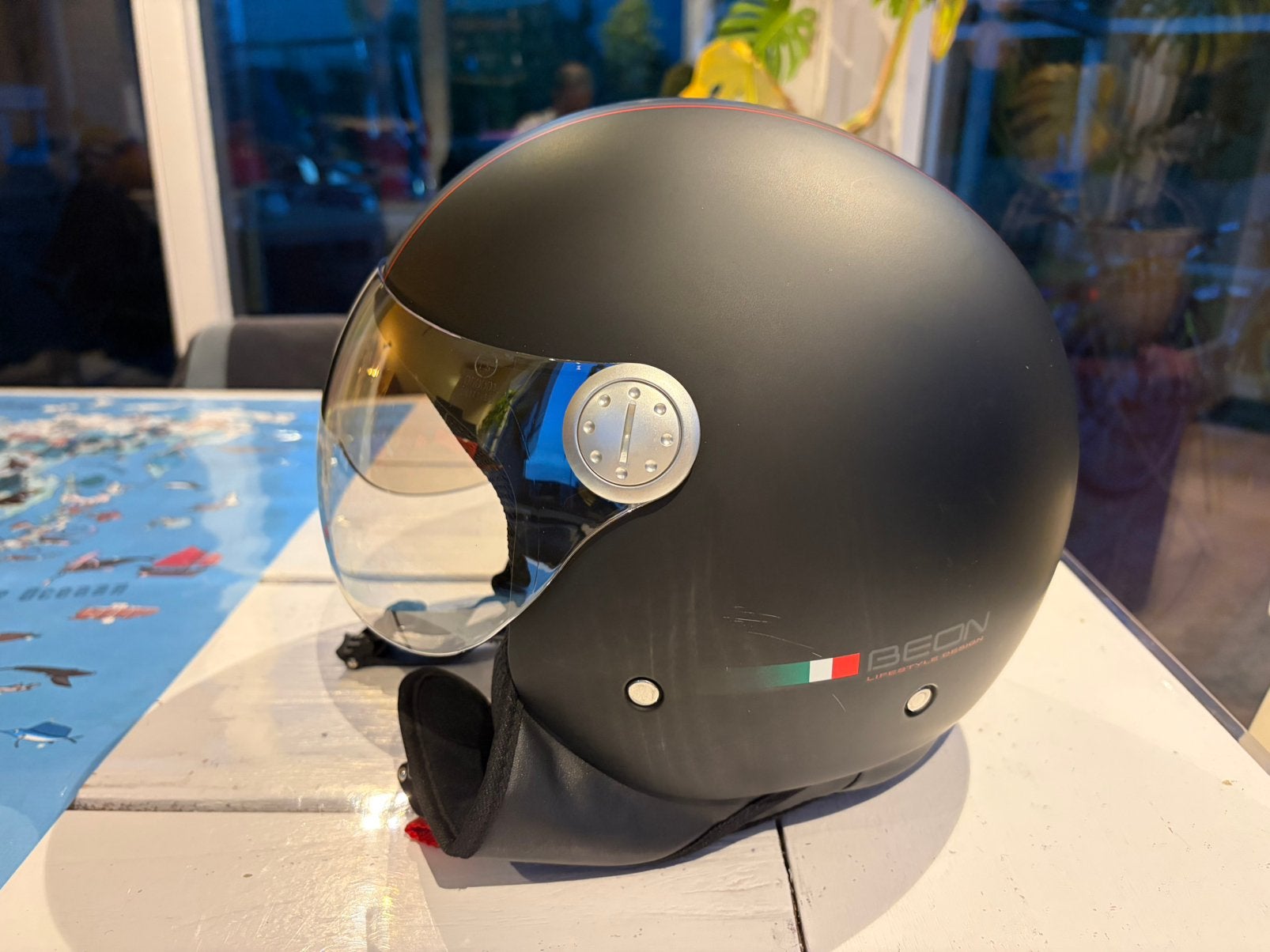 Beon Helm Brommerhelm Scooterhelm ZGAN, Fietsen en Brommers, Ophalen of Verzenden, Zo goed als nieuw