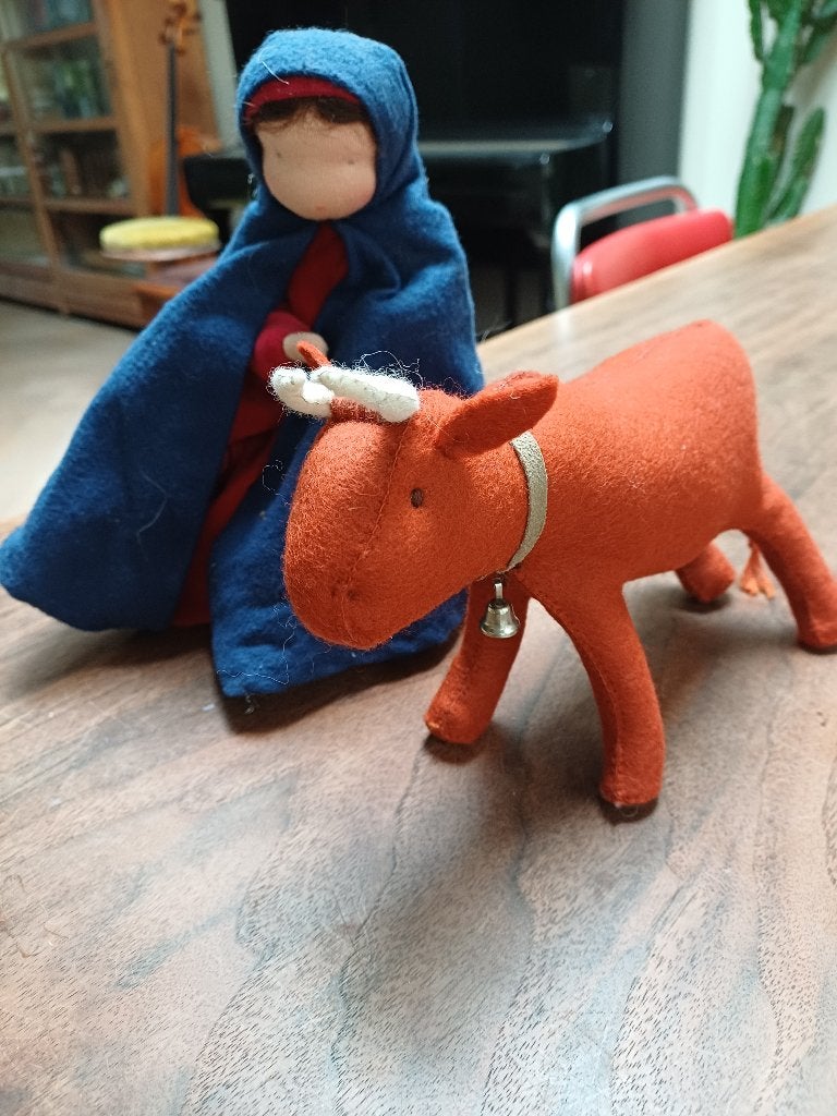 Mooie Os van Zuiver Wolvilt met Belletje – Vrijeschool, Diversen, Ophalen of Verzenden, Nieuw