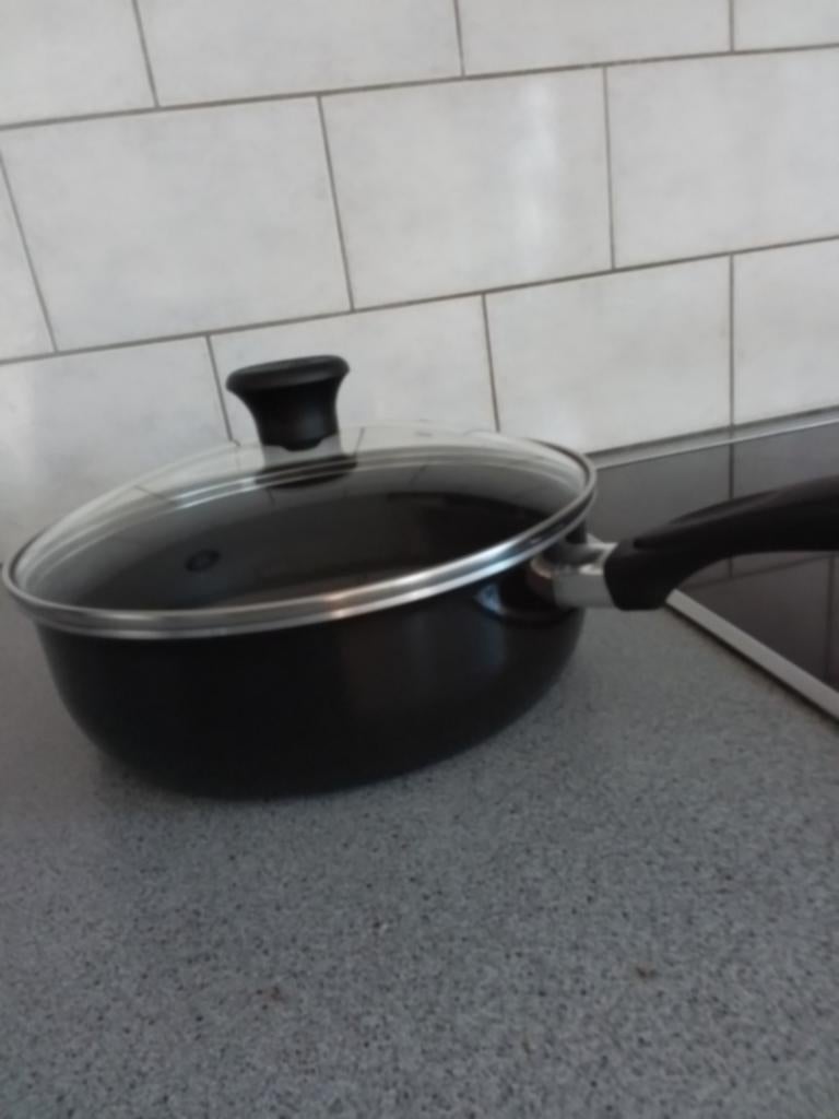 Tefal hapjespan met glazen deksel 24/25 cm, Ophalen of Verzenden, Zo goed als nieuw, Koekenpan of Braadpan