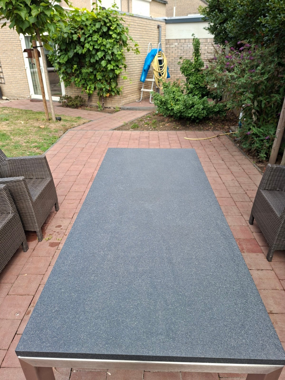 tuintafel met RVS onderstel en granieten blad, Ophalen, Zo goed als nieuw, Rechthoekig, Rvs