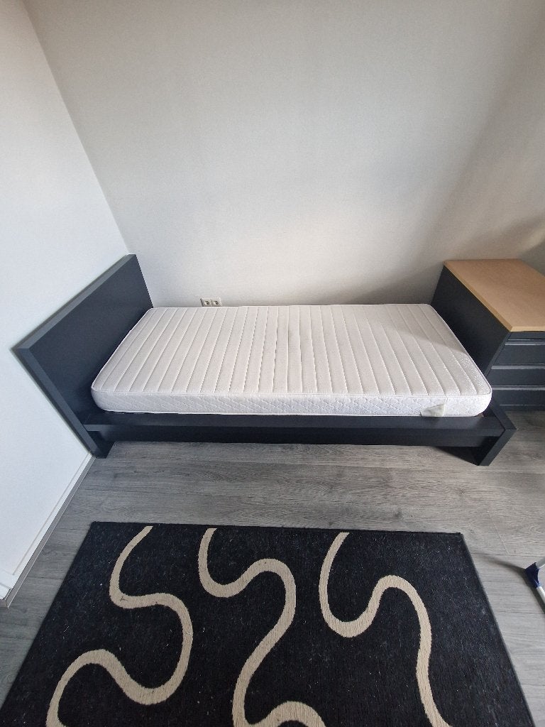 Eenpersoonsbed zwart, Ophalen, Strak modern, Eenpersoons, Hout