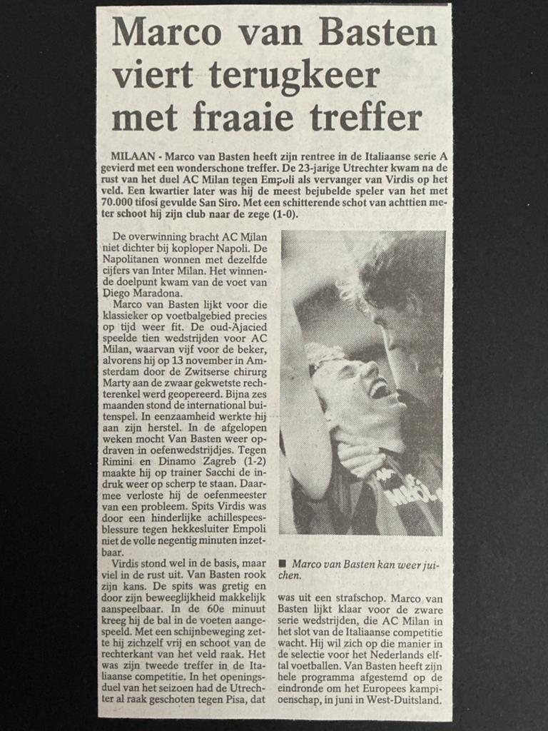 Voetbal krantenartikel Van Basten terugkeer AC Milan apr ‘88, Ophalen of Verzenden, Knipsel(s)