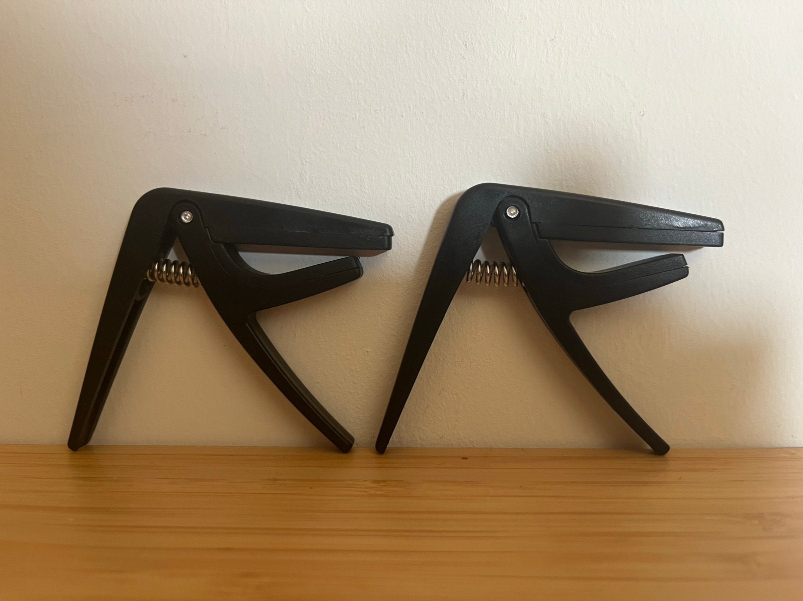 Twee ukelele capo’s, Ophalen, Zo goed als nieuw, Overige typen