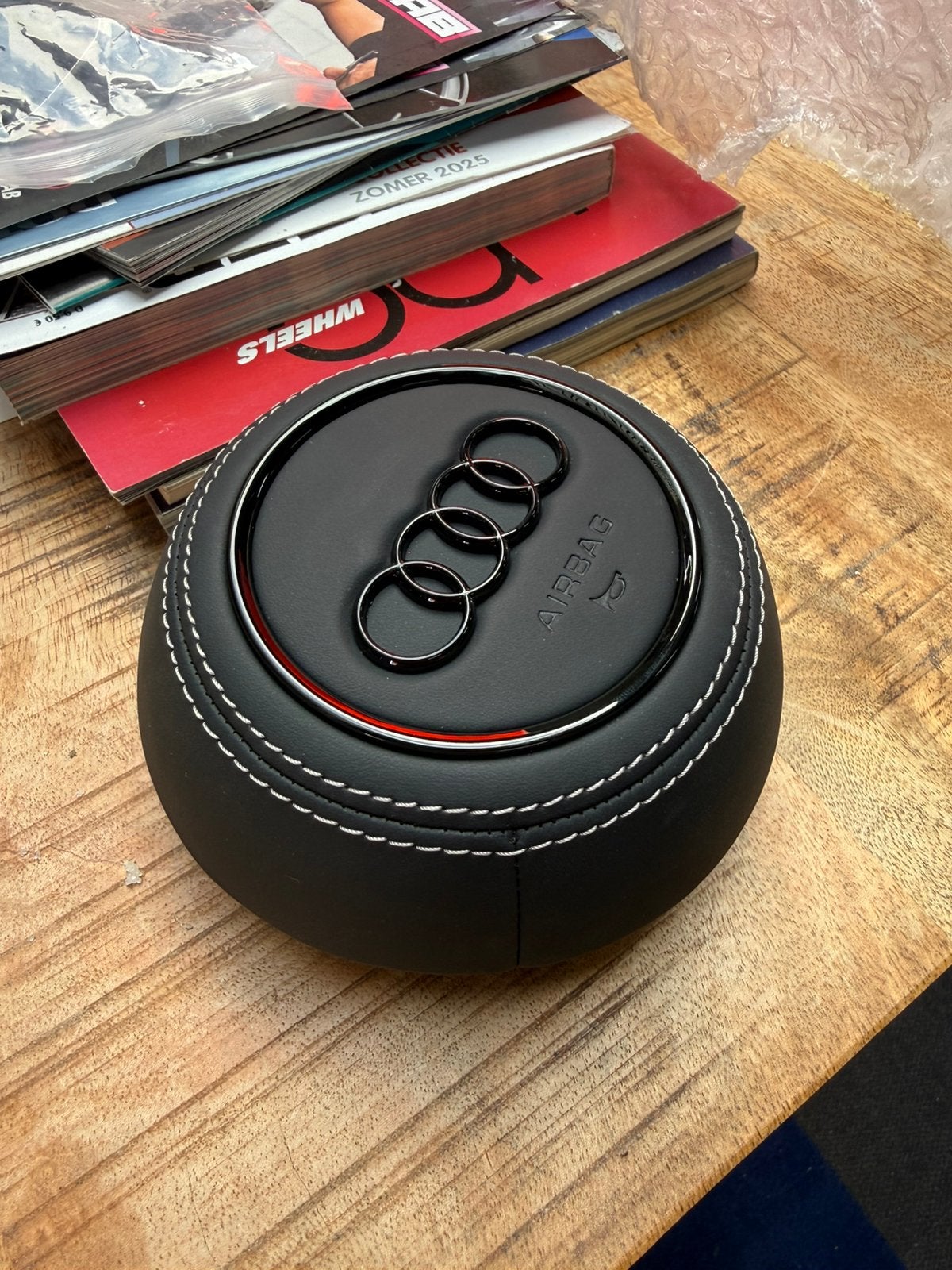 AUDI CUSTOM Airbag Cover, Wit/Grijs stiksel. NIEUW., Ophalen of Verzenden, Nieuw, Audi