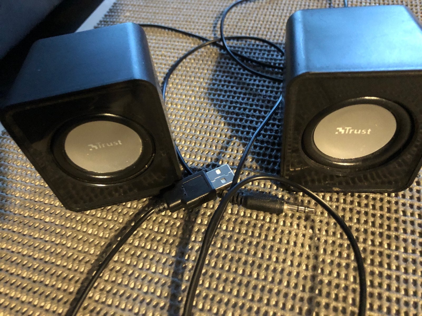 Trust Luidsprekers - Compacte USB-aangedreven set, Computers en Software, Pc speakers, Ophalen of Verzenden, Gebruikt, Audiokanaal 2