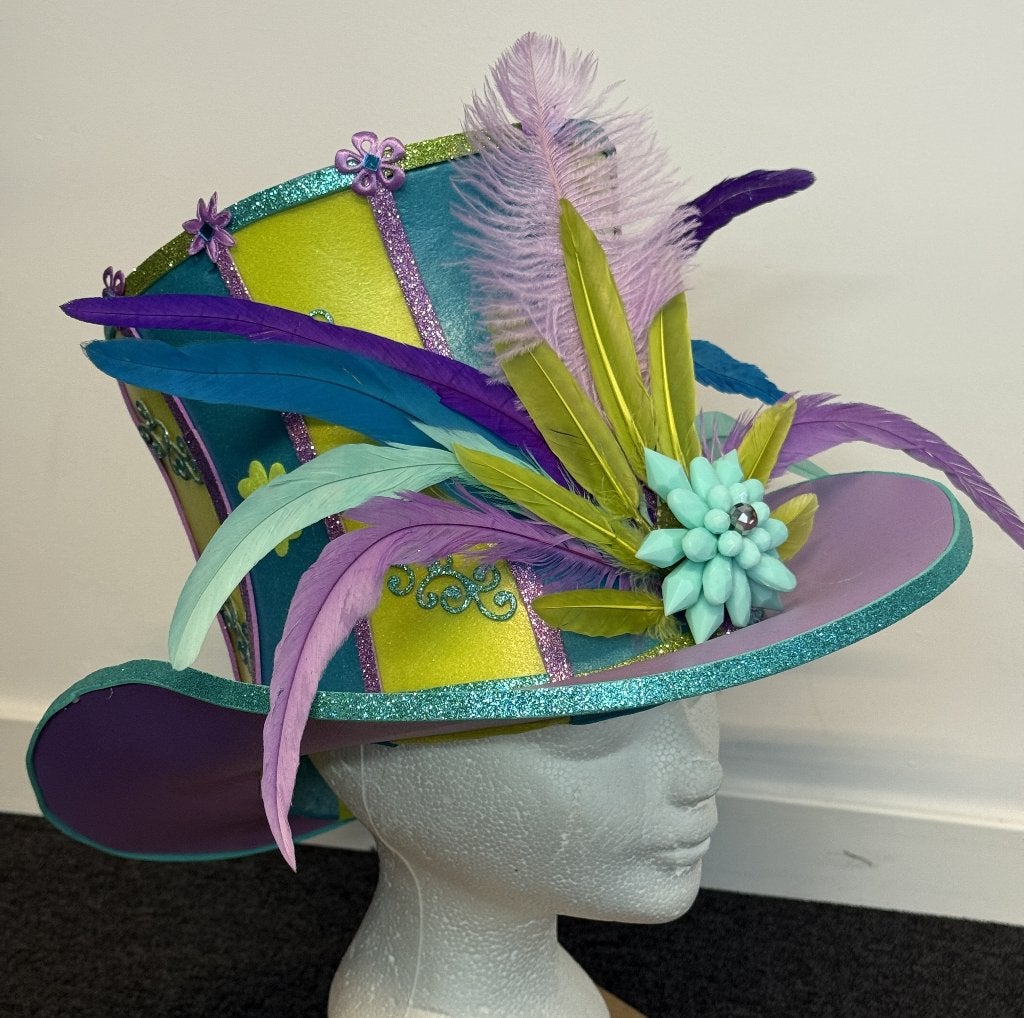 Foam hoge hoed aqua/lime/lila, Carnaval, Ophalen of Verzenden, Zo goed als nieuw, Accessoires