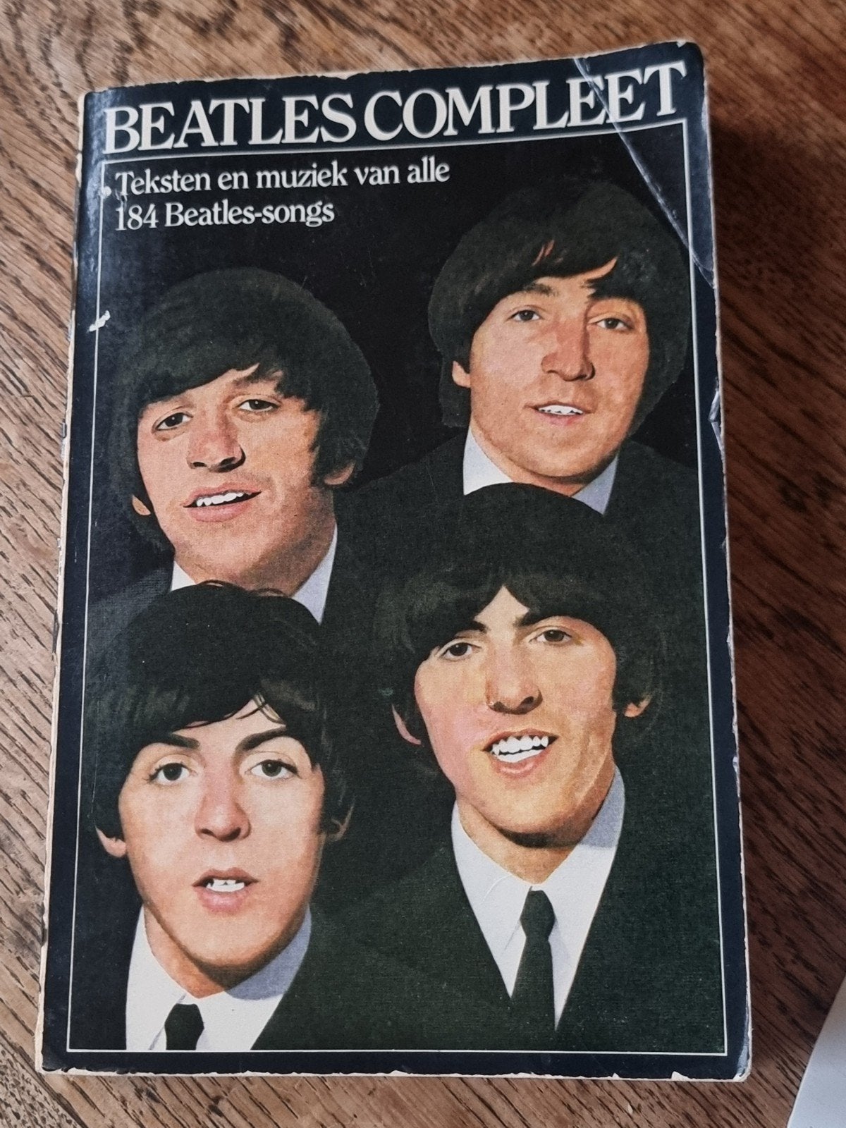 Beatles Compleet: Teksten en Muziek van 184 Songs, Boeken, Ophalen of Verzenden, Gelezen, Artiest, John Lennon, Paul McCartney, George Harrison, Ringo Starr
