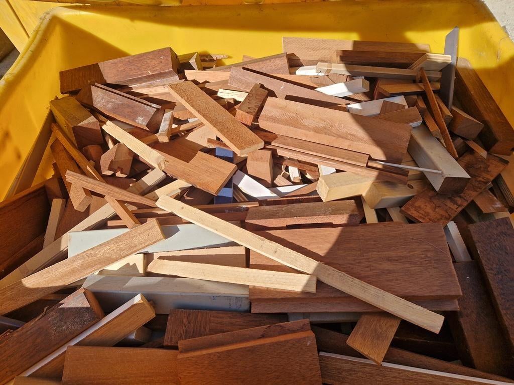 Haardhout Kachelhout Brandhout ca. 32 m3 in kisten, Tuin en Terras, 6 m³ of meer, Ophalen, Overige houtsoorten, Blokken