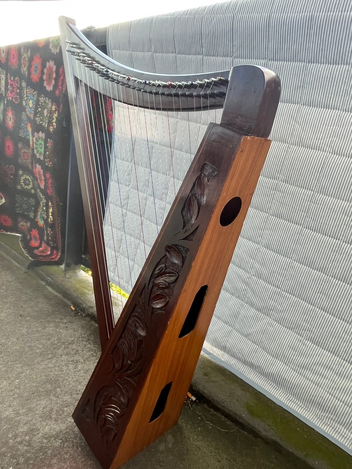 Antieke harp met houtsnijwerk incl. hoes en stemsleutel, Ophalen, Gebruikt