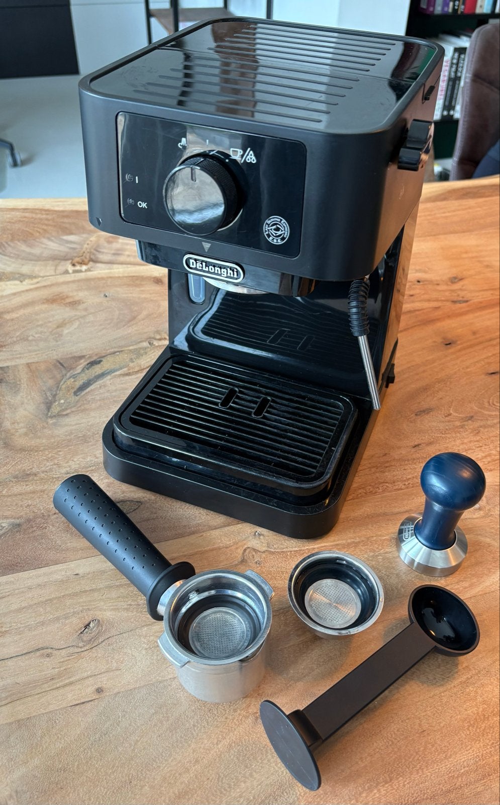 DeLonghi Stilosa Piston Koffiemachine, Gebruikt, Espresso apparaat, Gemalen koffie, Ophalen of Verzenden