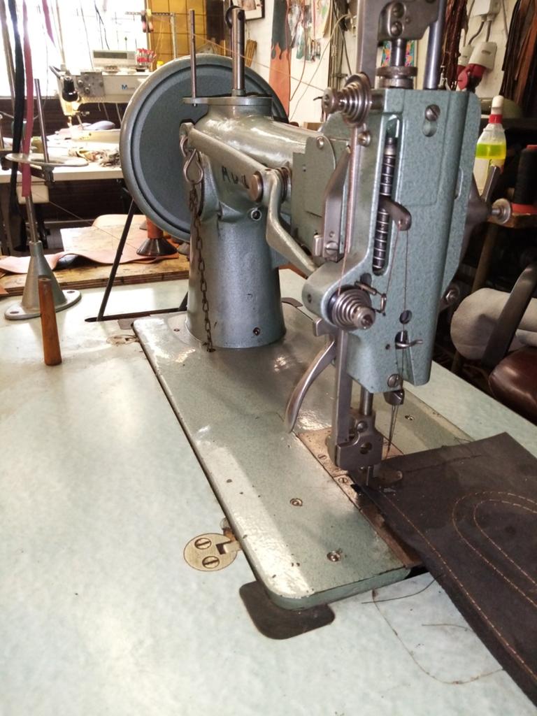 Adler 104-4 Gereviseerde Zwaardraad Tuig Leder Zadelmaker, Nieuw, Naaimachine, Industrieel, Ophalen